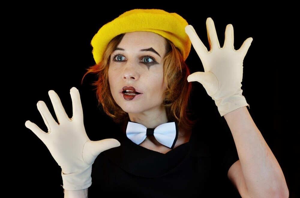 actor doing mime