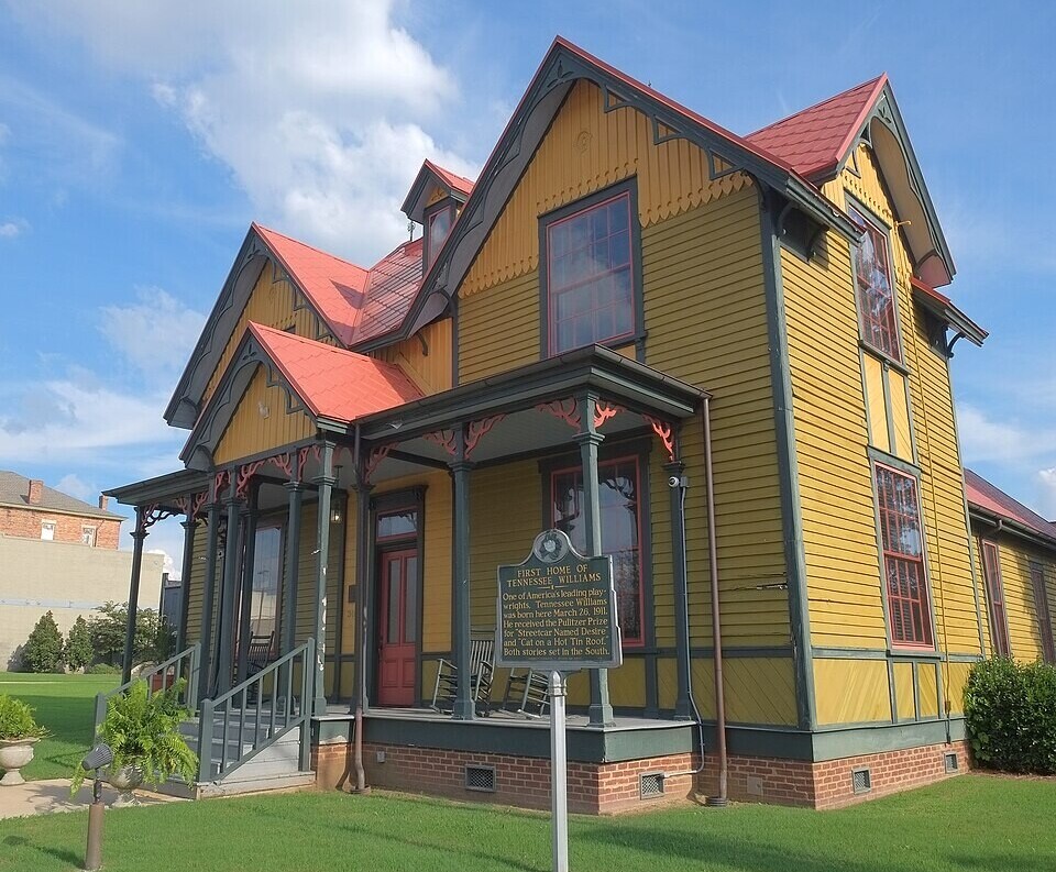 Tennessee William's childhood home